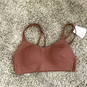 Lululemon sports bra “like a cloud” B/C cups size 6